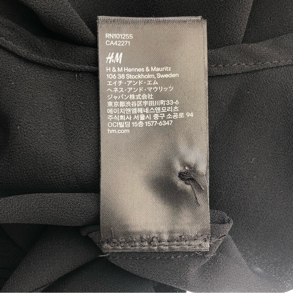 H&M Short-Sleeves Pleated Black Blouse - Women's 4 - Picture 11 of 13